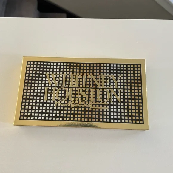 MAC COSMETICS WHITNEY’S NIPPY EYE-CONIC PALETTE - Picture 2 of 6